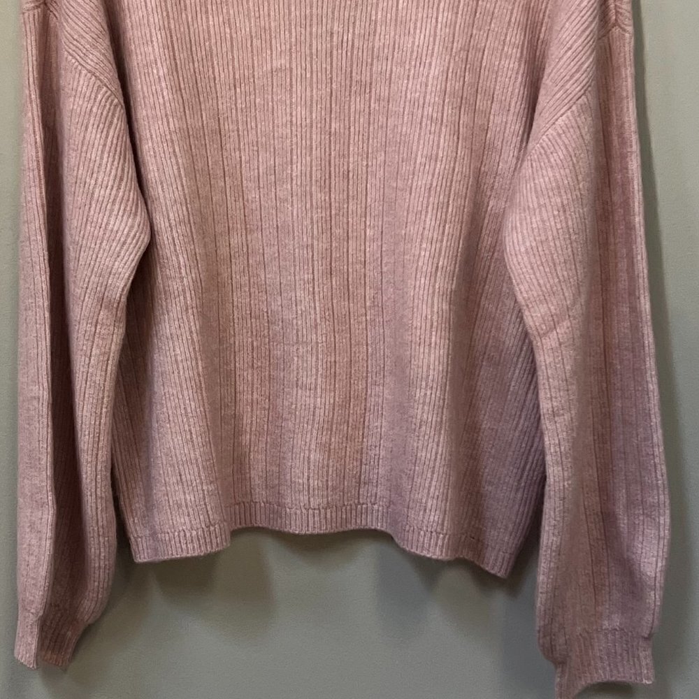 NWT DKNY Women's Cashmere Blend Sweater Size Medium - Picture 3 of 6